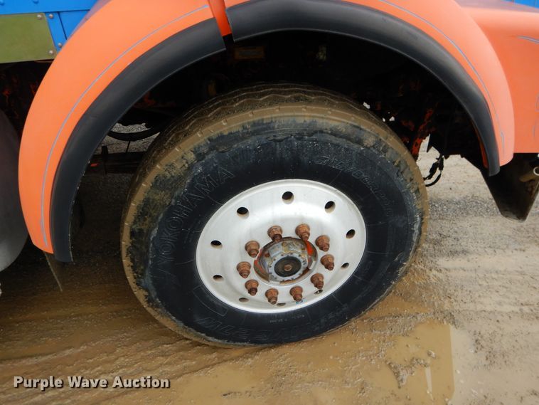 image for item DK5696 1998 Kenworth T800  semi truck