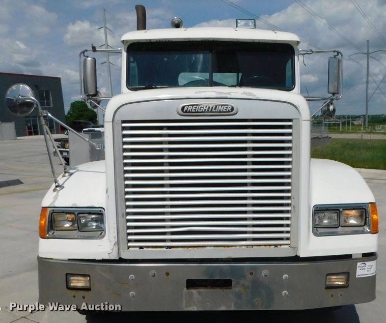 image for item DK8551 1997 Freightliner FLD120  semi truck