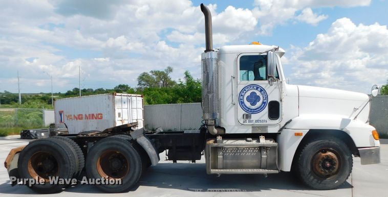 image for item DK8551 1997 Freightliner FLD120  semi truck