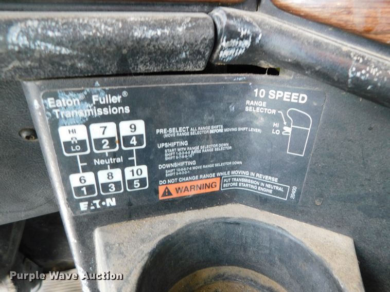 image for item DK8551 1997 Freightliner FLD120  semi truck