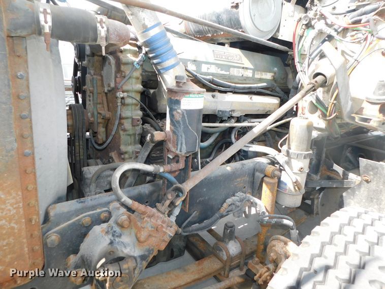 image for item DK8551 1997 Freightliner FLD120  semi truck