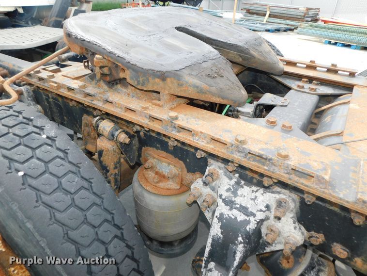 image for item DK8551 1997 Freightliner FLD120  semi truck