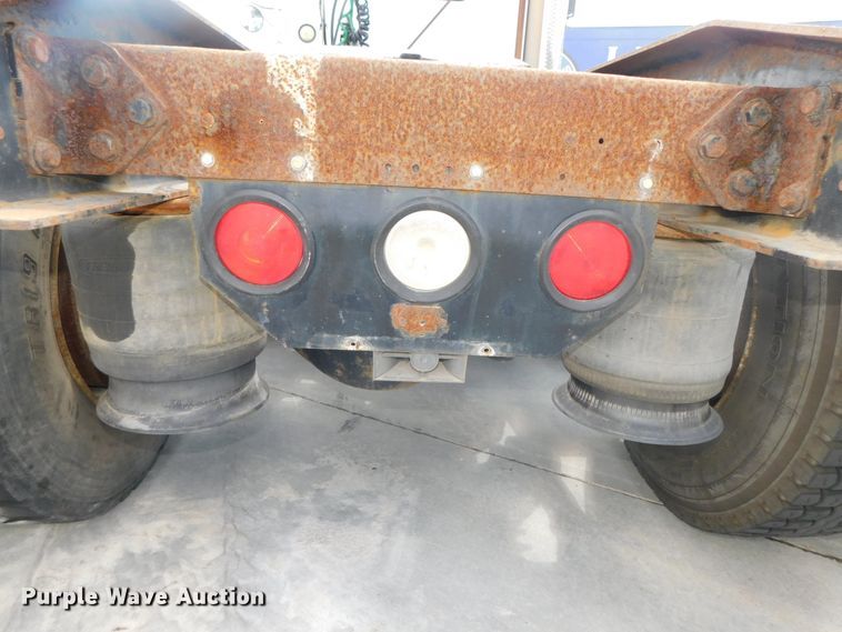 image for item DK8551 1997 Freightliner FLD120  semi truck