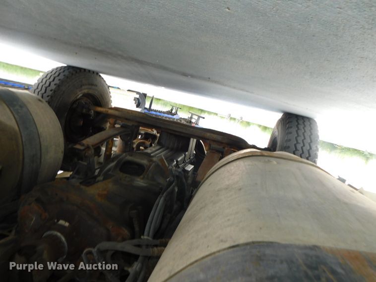 image for item DK8551 1997 Freightliner FLD120  semi truck