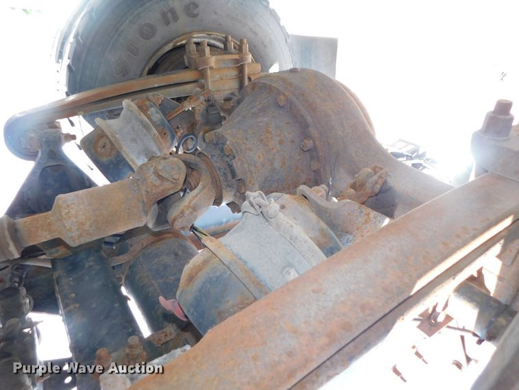 image for item DK8551 1997 Freightliner FLD120  semi truck