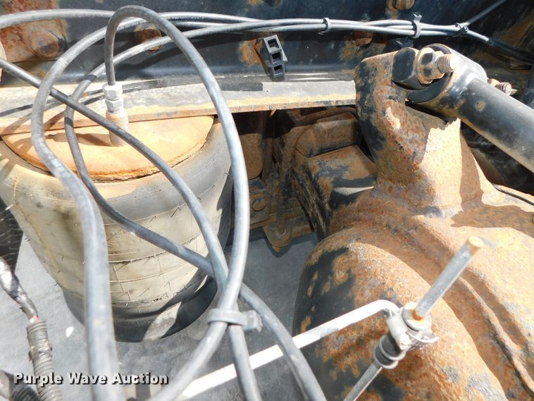 image for item DK8551 1997 Freightliner FLD120  semi truck