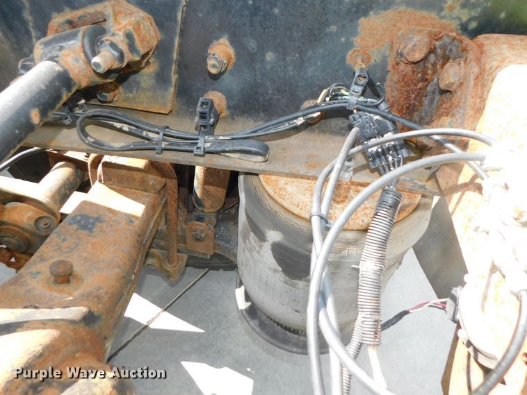 image for item DK8551 1997 Freightliner FLD120  semi truck