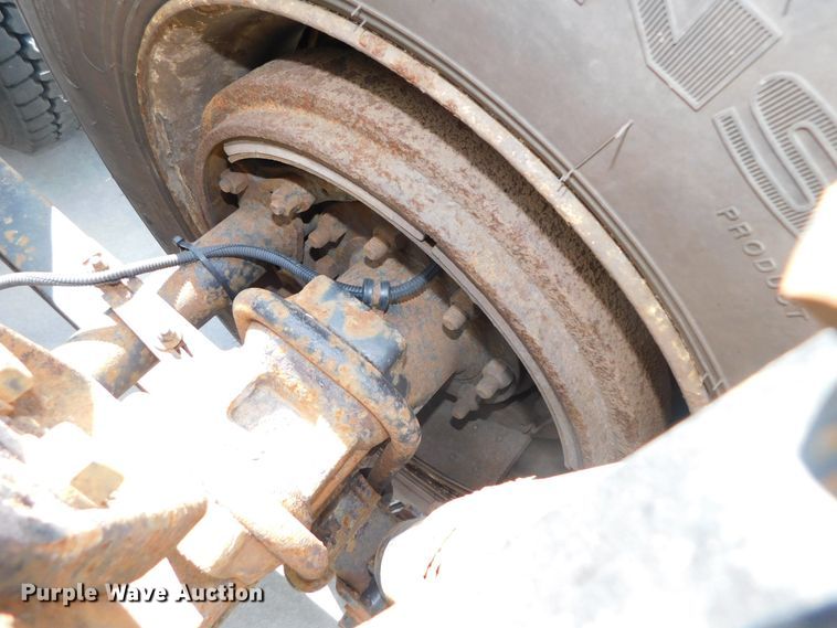 image for item DK8551 1997 Freightliner FLD120  semi truck