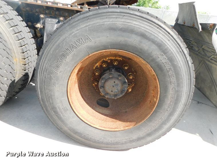 image for item DK8551 1997 Freightliner FLD120  semi truck