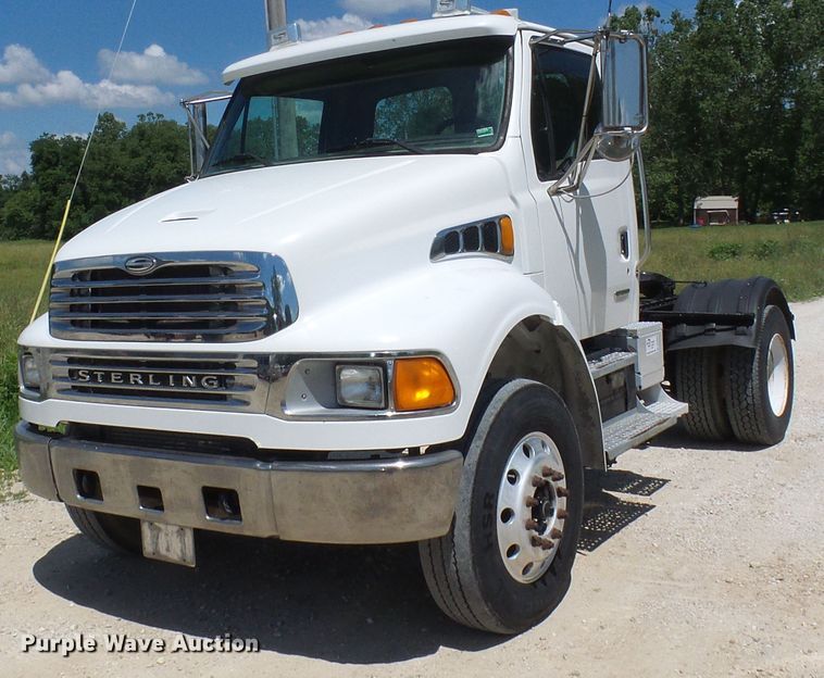 image for item DL0985 2003 Sterling Acterra  semi truck