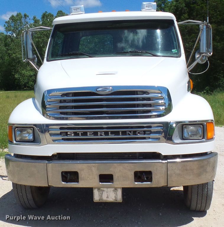 image for item DL0985 2003 Sterling Acterra  semi truck