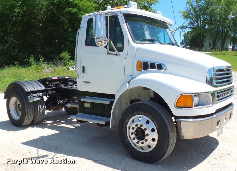 image for item DL0985 2003 Sterling Acterra  semi truck