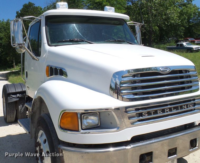 image for item DL0985 2003 Sterling Acterra  semi truck