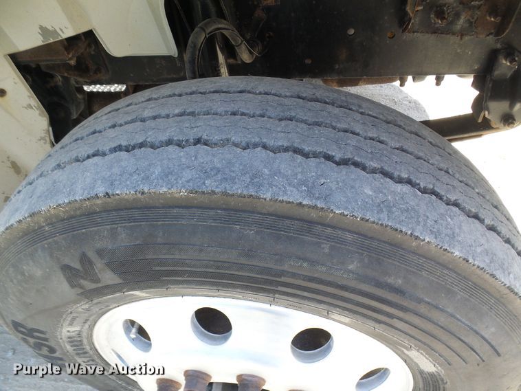 image for item DL0985 2003 Sterling Acterra  semi truck