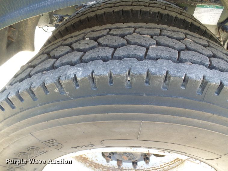 image for item DL0985 2003 Sterling Acterra  semi truck