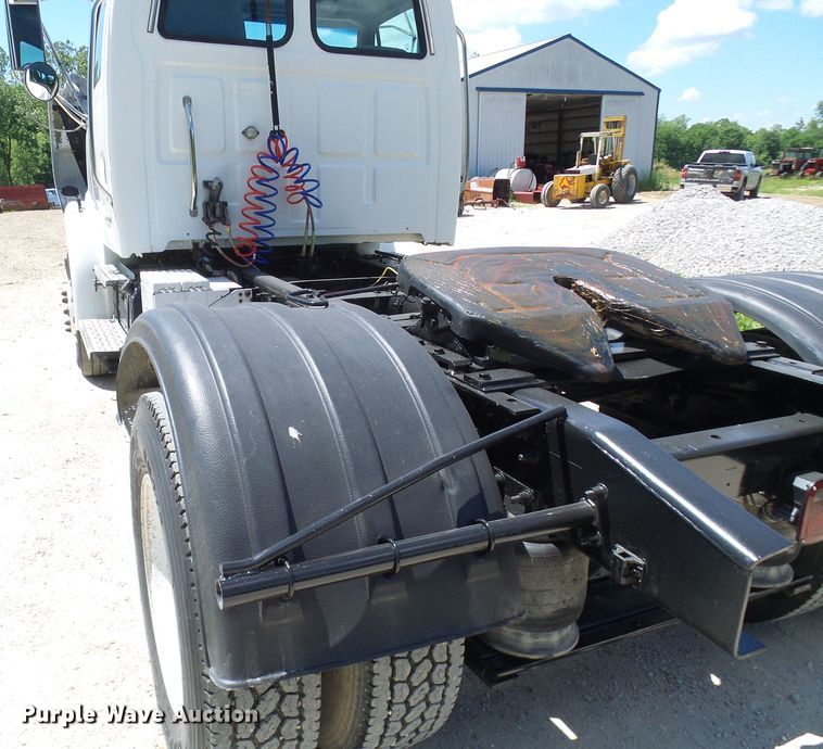 image for item DL0985 2003 Sterling Acterra  semi truck