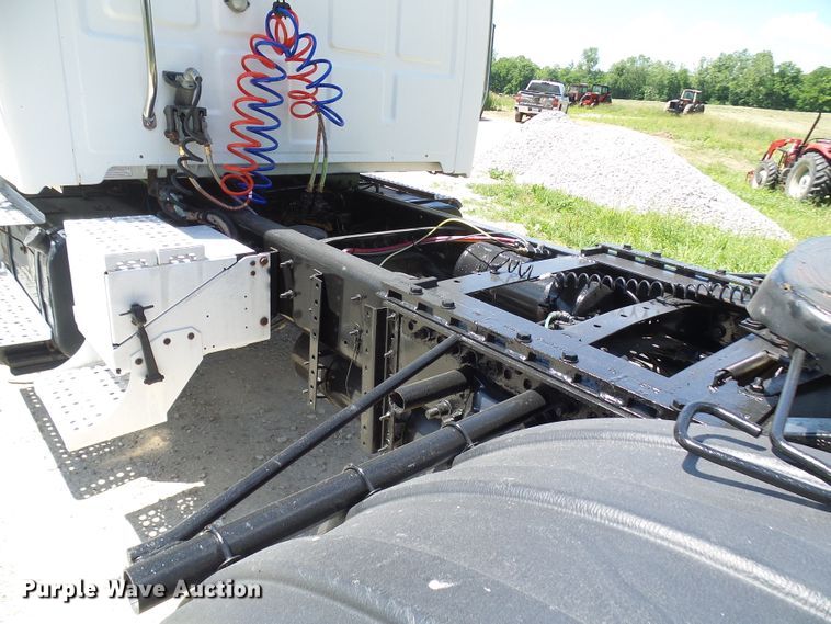 image for item DL0985 2003 Sterling Acterra  semi truck