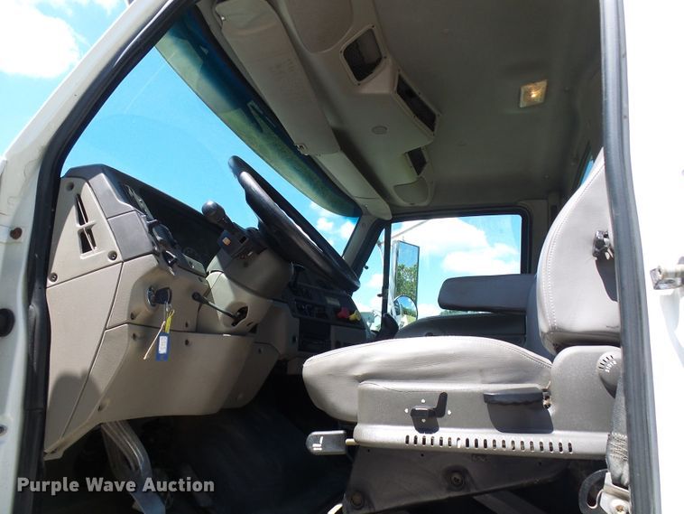 image for item DL0985 2003 Sterling Acterra  semi truck