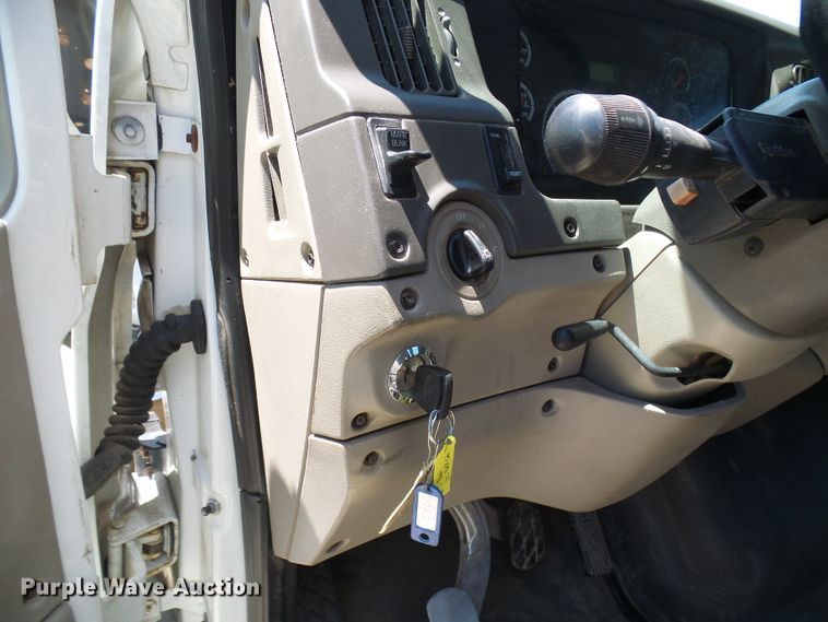 image for item DL0985 2003 Sterling Acterra  semi truck