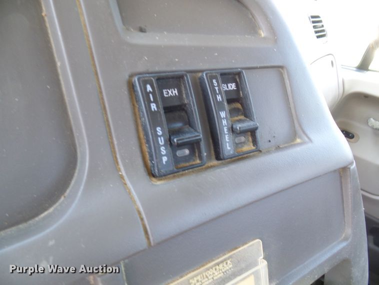 image for item DL0985 2003 Sterling Acterra  semi truck