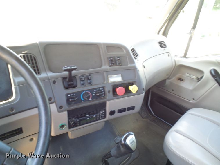 image for item DL0985 2003 Sterling Acterra  semi truck