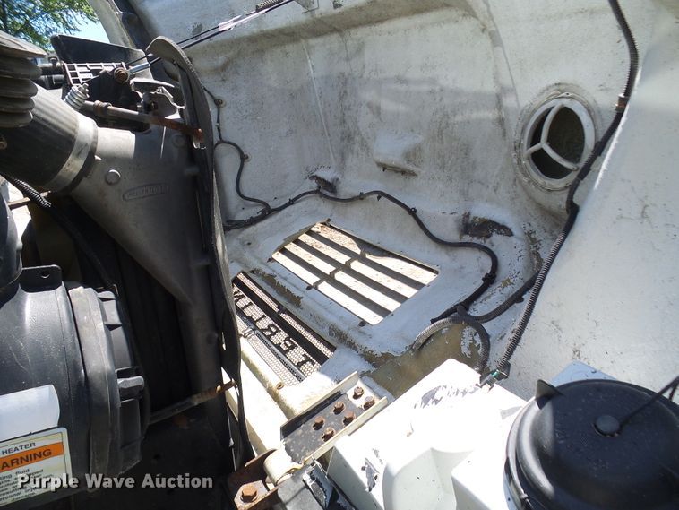 image for item DL0985 2003 Sterling Acterra  semi truck