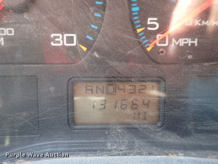 image for item DL7532 2003 International 7400  truck cab and chassis