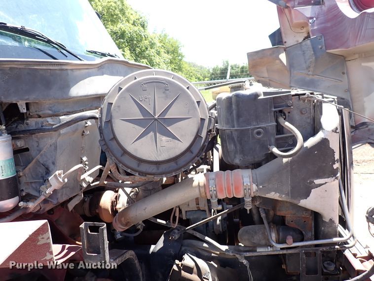 image for item DL7532 2003 International 7400  truck cab and chassis