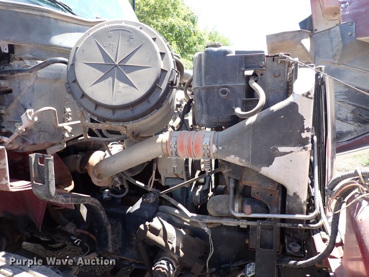 image for item DL7532 2003 International 7400  truck cab and chassis