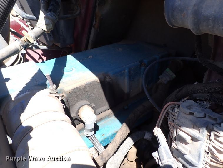 image for item DL7532 2003 International 7400  truck cab and chassis