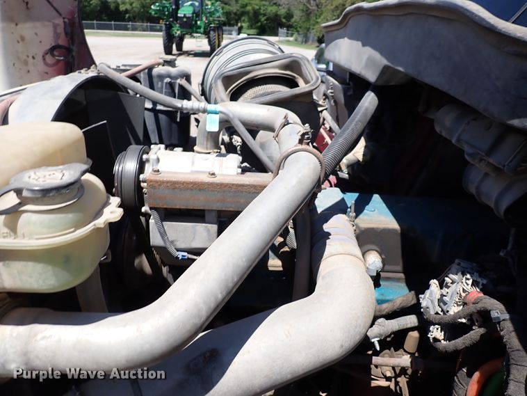 image for item DL7532 2003 International 7400  truck cab and chassis