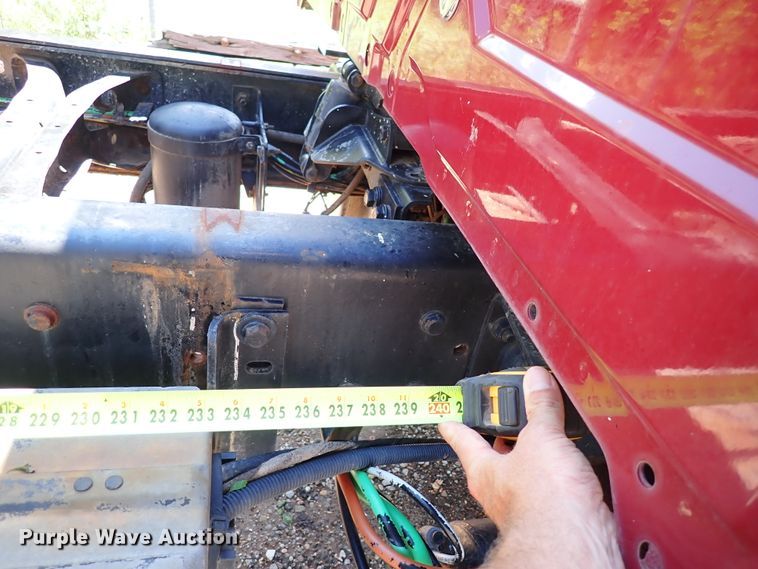 image for item DL7532 2003 International 7400  truck cab and chassis