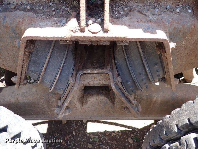 image for item DL7532 2003 International 7400  truck cab and chassis