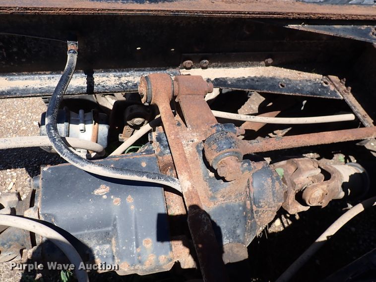 image for item DL7532 2003 International 7400  truck cab and chassis