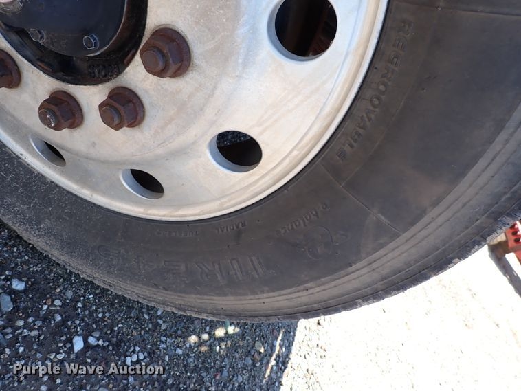 image for item DL7532 2003 International 7400  truck cab and chassis