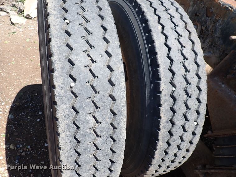 image for item DL7532 2003 International 7400  truck cab and chassis