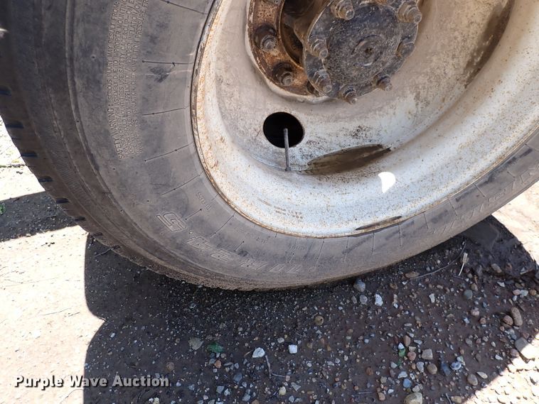 image for item DL7532 2003 International 7400  truck cab and chassis