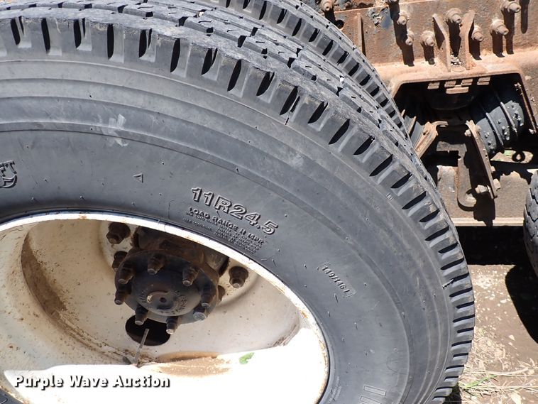 image for item DL7532 2003 International 7400  truck cab and chassis