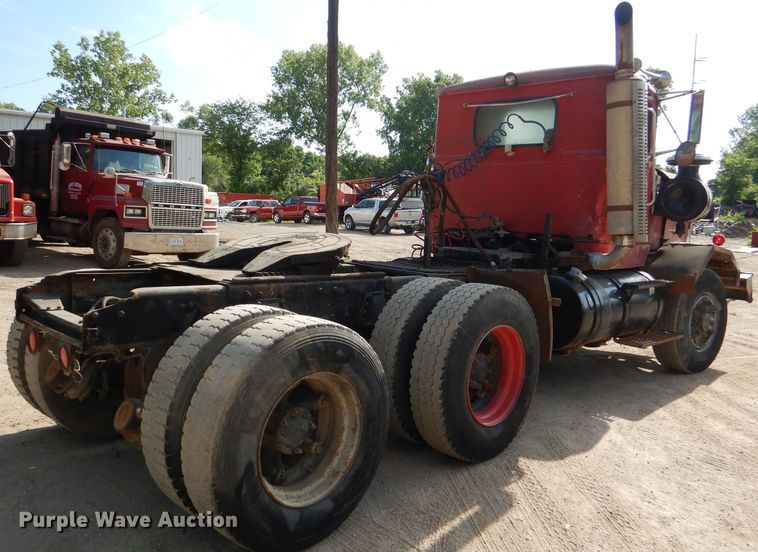 image for item DL8951 1984 Autocar DK  semi truck