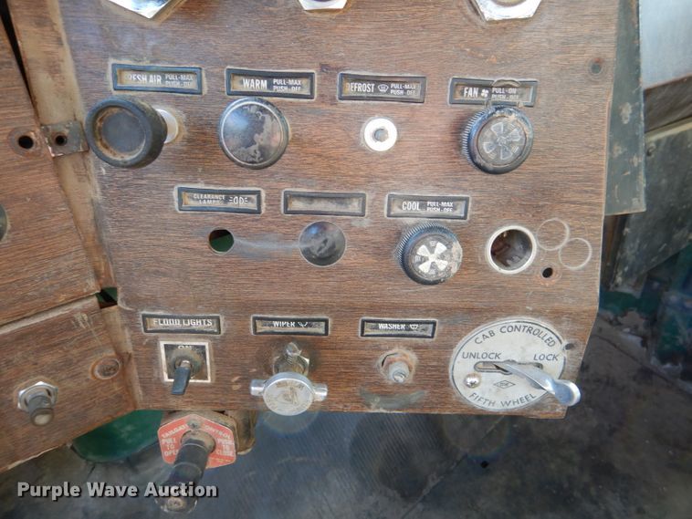 image for item DL8951 1984 Autocar DK  semi truck