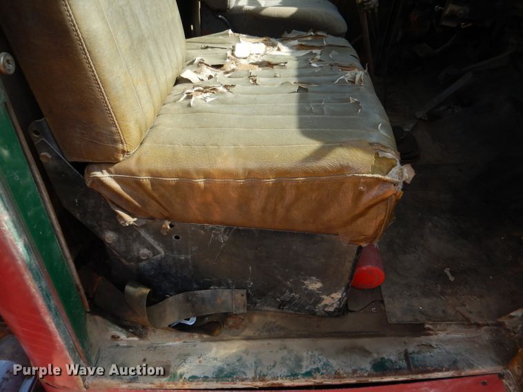 image for item DL8951 1984 Autocar DK  semi truck