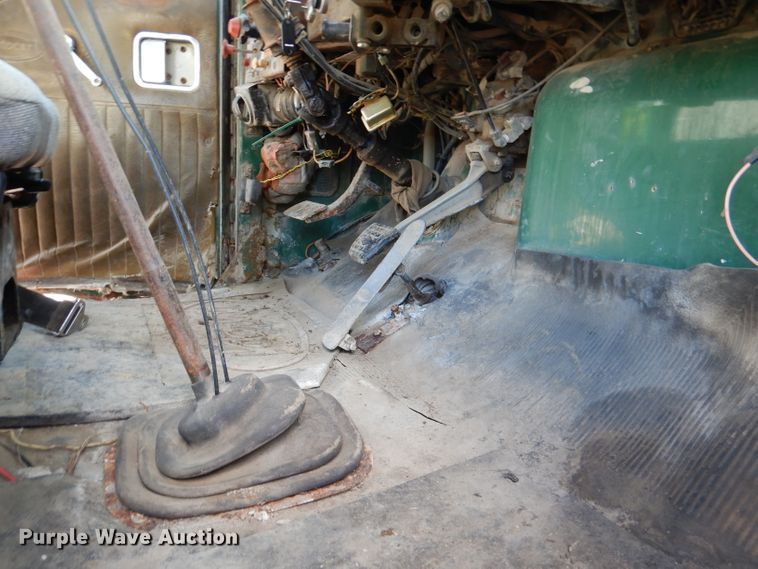 image for item DL8951 1984 Autocar DK  semi truck