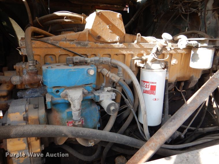 image for item DL8951 1984 Autocar DK  semi truck