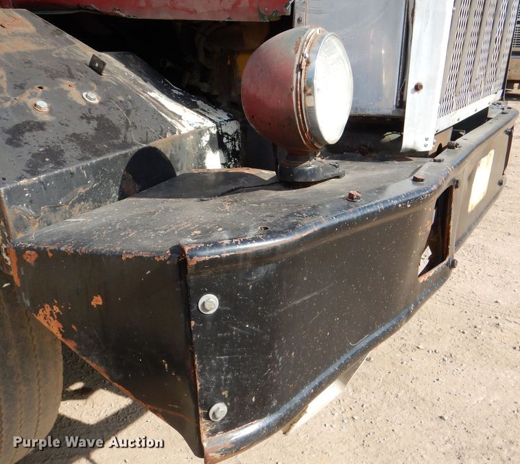 image for item DL8951 1984 Autocar DK  semi truck