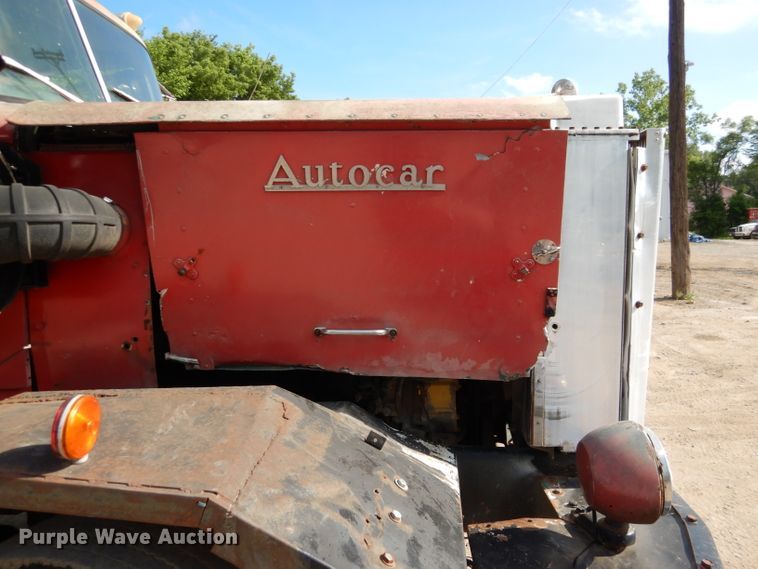 image for item DL8951 1984 Autocar DK  semi truck