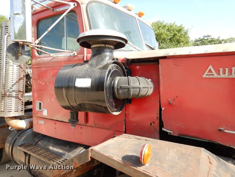 image for item DL8951 1984 Autocar DK  semi truck