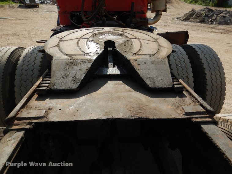 image for item DL8951 1984 Autocar DK  semi truck