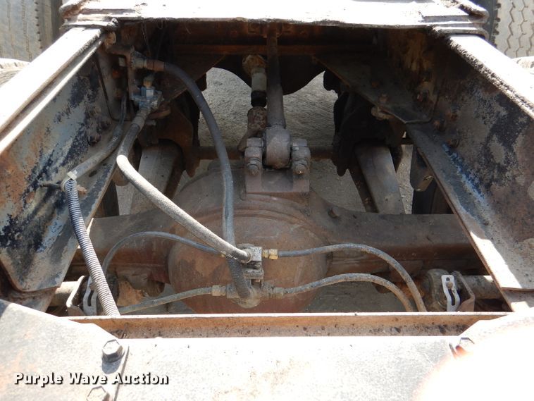 image for item DL8951 1984 Autocar DK  semi truck