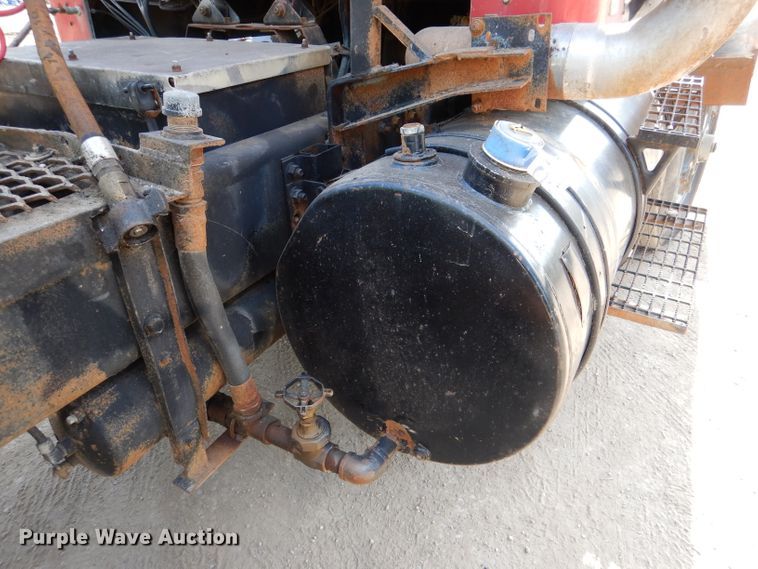 image for item DL8951 1984 Autocar DK  semi truck