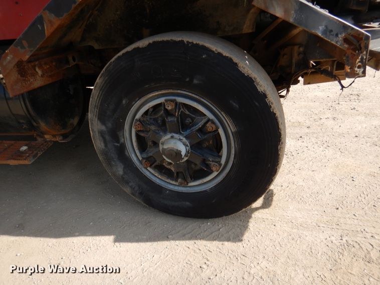 image for item DL8951 1984 Autocar DK  semi truck